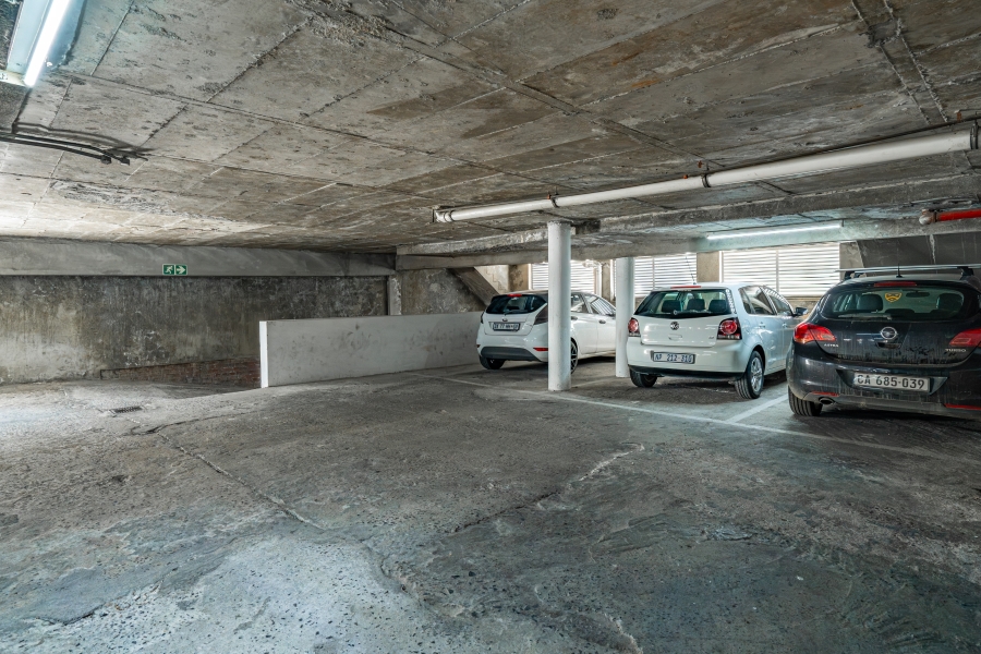 2 Bedroom Property for Sale in Gardens Western Cape